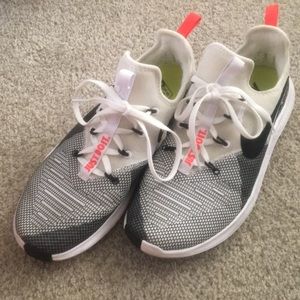 Preowned Nike Women’s Shoes, size 11